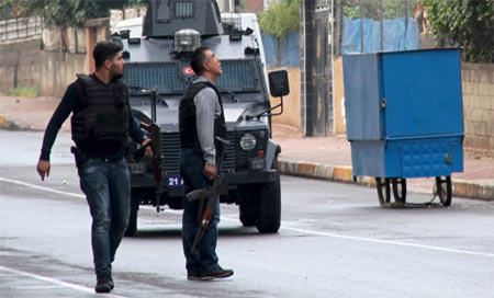 Turquía paga la factura de abrir sus fronteras con Siria a los terroristas